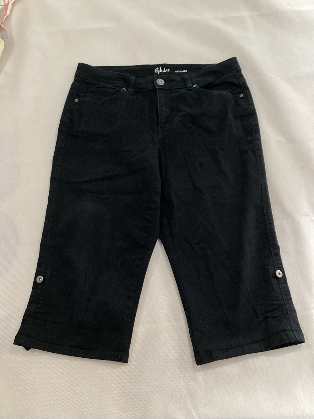 Style & Co. Black Women's Capri Pants with Button Tab Hem size large 9/2